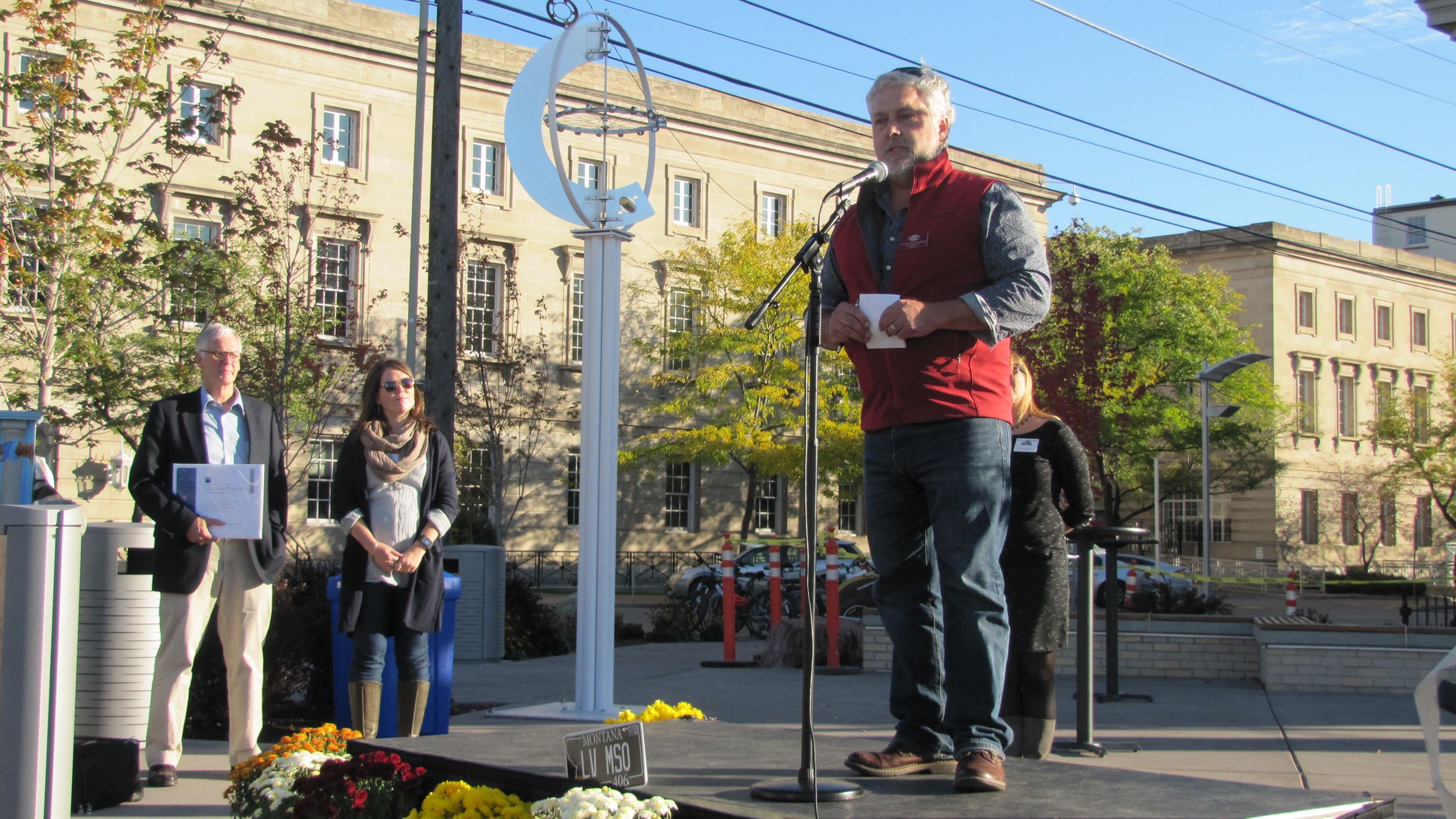 Bryan von Lossberg speaking to the crowd